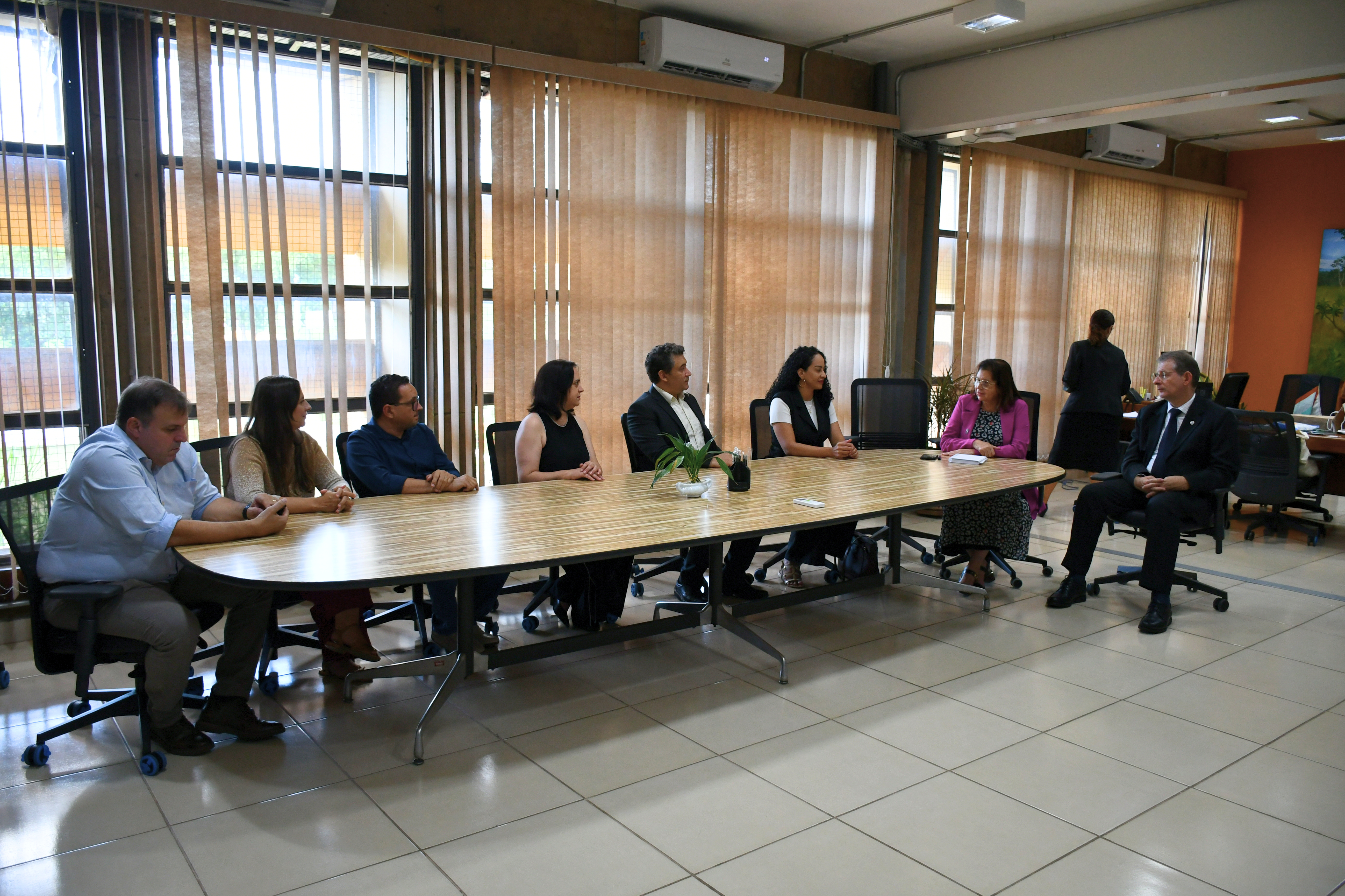 UFMT empossa diretores de faculdades e institutos